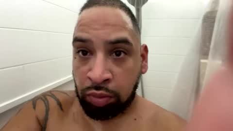 Snapshot of chrisr4203 chatting on December 4, 3:27 am chrisr4203 online show from December 4, 3:27 am