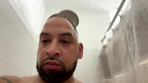 Snapshot of chrisr4203 chatting on December 23, 4:21 am chrisr4203 online show from December 23, 4:21 am