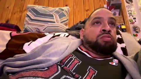 Snapshot of chrisr4203 chatting on January 18, 2:37 am chrisr4203 online show from January 18, 2:37 am