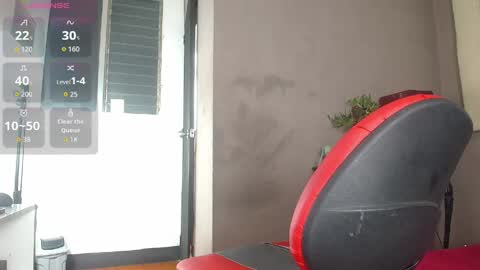 Snapshot of chriss_ath chatting on May 19, 12:44 pm chriss online show from May 19, 12:44 pm