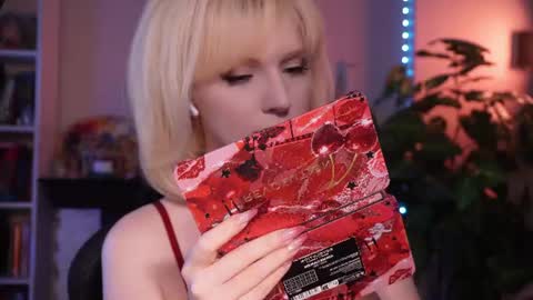 Snapshot of chriss_foxx chatting on June 23, 3:32 pm chriss_foxx online show from June 23, 3:32 pm