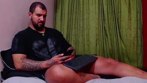 chriss_james online show from December 5, 4:53 am