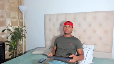 Snapshot of chriss_vall chatting on February 6, 12:59 am Chriss Vall online show from February 6, 12:59 am