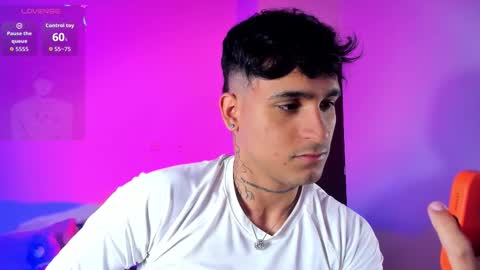 Christian Wang online show from November 14, 10:51 pm