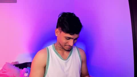 Christian Wang online show from December 2, 6:58 pm