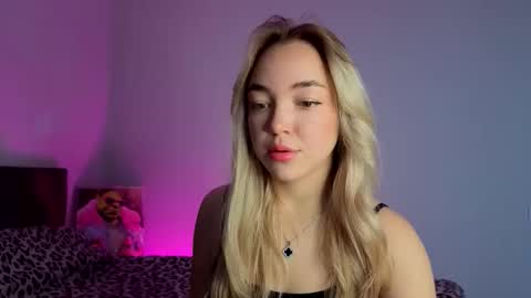 ChrissBerryy online show from March 20, 3:33 am