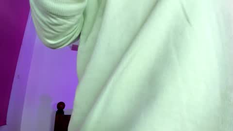 Hi dont forguet to follow me    online show from November 20, 8:30 pm