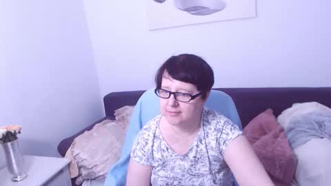 Snapshot of christarose chatting on February 14, 10:28 pm Christa online show from February 14, 10:28 pm