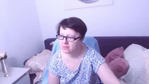 Snapshot of christarose chatting on February 15, 1:20 pm Christa online show from February 15, 1:20 pm