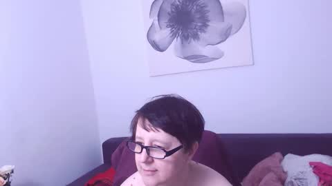 Snapshot of christarose chatting on February 27, 2:00 am Christa online show from February 27, 2:00 am