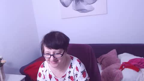 Snapshot of christarose chatting on February 27, 8:09 pm Christa online show from February 27, 8:09 pm