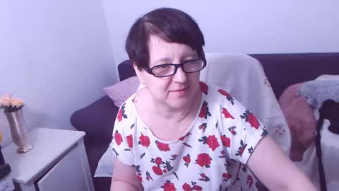 Snapshot of christarose chatting on March 6, 9:00 pm Christa online show from March 6, 9:00 pm