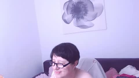 Snapshot of christarose chatting on March 18, 9:40 pm Christa online show from March 18, 9:40 pm