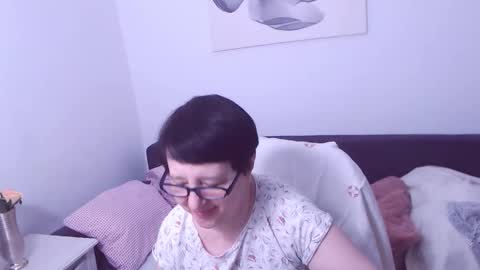 Snapshot of christarose chatting on March 19, 10:25 pm Christa online show from March 19, 10:25 pm