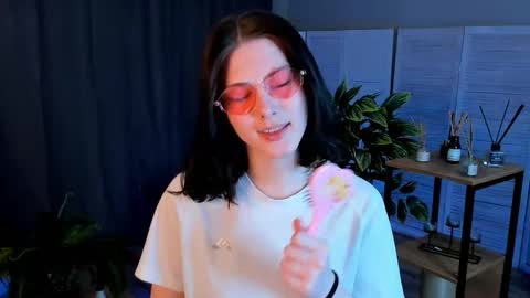 christaschrecongost online show from March 6, 6:37 pm