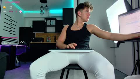 UPVOTE ME ------  ILL DO SOMETHING FOR FREE online show from December 9, 6:01 am