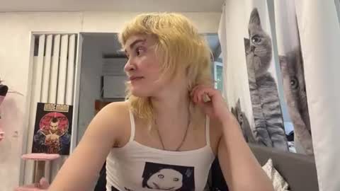 Snapshot of christiechorney chatting on June 15, 11:23 am christiechorney online show from June 15, 11:23 am