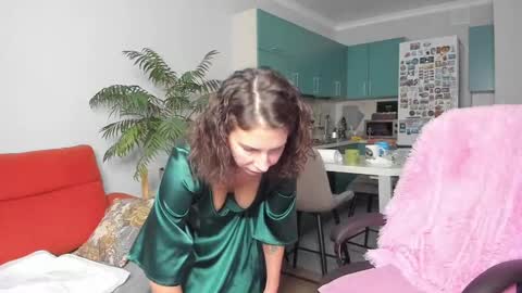 Snapshot of christina_hot chatting on December 2, 2:52 pm Chris online show from December 2, 2:52 pm