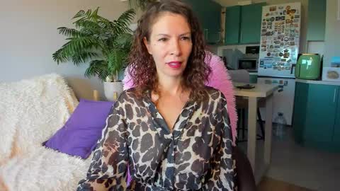 Chris online show from October 8, 6:55 am