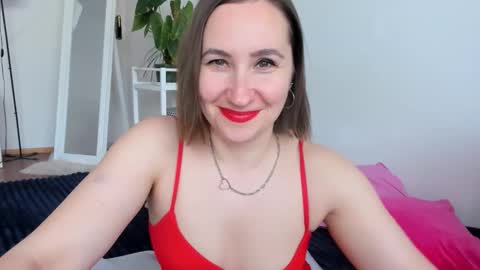 Snapshot of christina_rosse chatting on May 18, 3:07 pm christina rosse online show from May 18, 3:07 pm