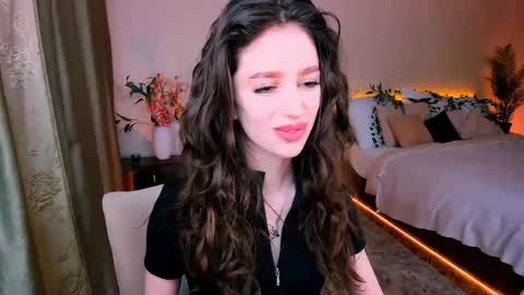 christinaconteeree online show from September 29, 7:30 pm