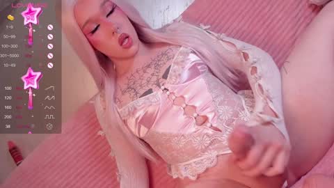 crisss online show from December 8, 1:36 pm