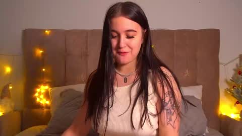 Christina online show from December 7, 4:09 am