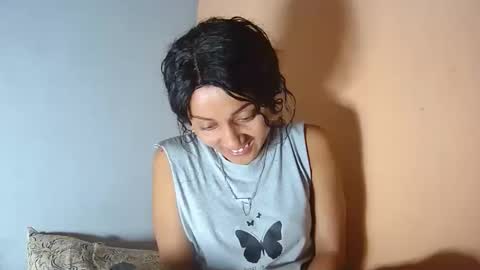 Snapshot of christine213 chatting on October 2, 6:48 pm christine213 online show from October 2, 6:48 pm