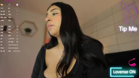 Christine  online show from October 8, 12:03 pm