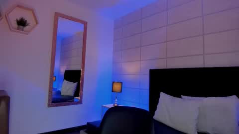 Christine  online show from February 12, 12:11 pm