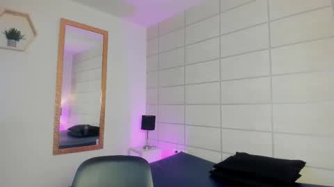 Christine  online show from March 19, 11:58 am