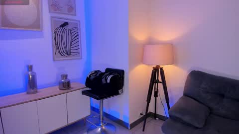 Christine Ford online show from March 6, 12:01 pm