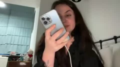 Snapshot of christinekissss chatting on June 15, 8:22 pm christinekissss online show from June 15, 8:22 pm