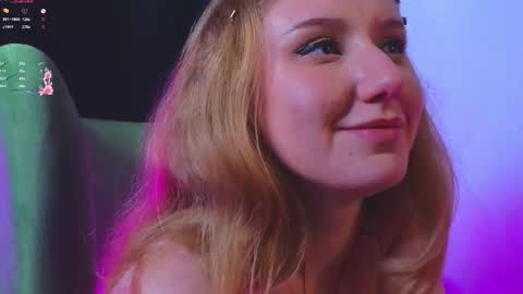 Snapshot of christinethornton chatting on December 14, 9:41 pm christinethornton online show from December 14, 9:41 pm