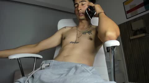 Snapshot of christoper_dick chatting on February 28, 3:48 pm Petite Horny and chistoper dick online show from February 28, 3:48 pm