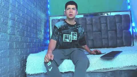 Christoper Giraldo online show from March 26, 8:47 pm