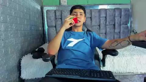 Christoper Giraldo online show from March 28, 10:53 pm