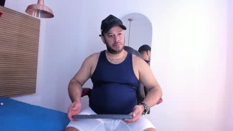 Snapshot of christopher_cruz_ chatting on December 1, 8:36 pm christopher_cruz_ online show from December 1, 8:36 pm