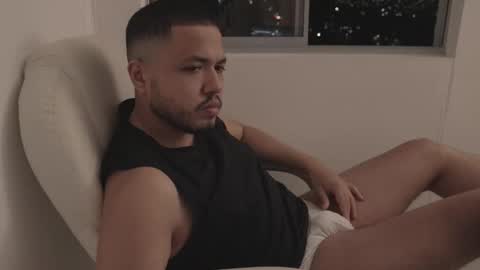 Chris online show from November 18, 1:00 am