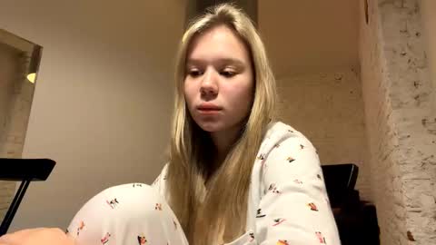 Kiki online show from February 11, 3:17 pm