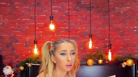 christyna_ross online show from December 29, 11:39 pm