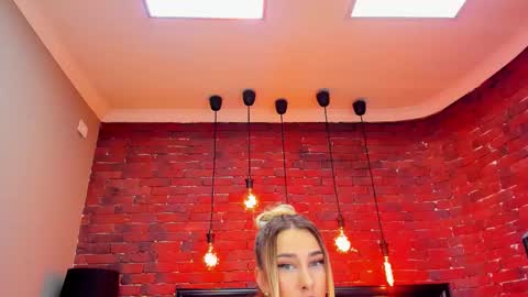 christyna_ross online show from March 21, 8:34 pm