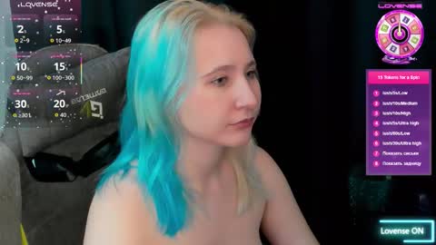 christyw3b online show from November 10, 7:02 pm