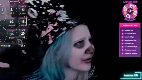 christyw3b online show from November 12, 2:01 am