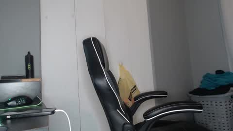 ChrisVacherx online show from December 4, 3:15 am