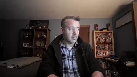 Snapshot of chrisw8121 chatting on February 12, 2:28 am chrisw8121 online show from February 12, 2:28 am