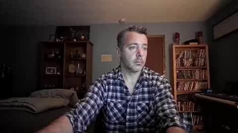 Snapshot of chrisw8121 chatting on February 13, 9:49 am chrisw8121 online show from February 13, 9:49 am