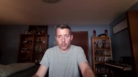 Snapshot of chrisw8121 chatting on February 13, 10:17 pm chrisw8121 online show from February 13, 10:17 pm