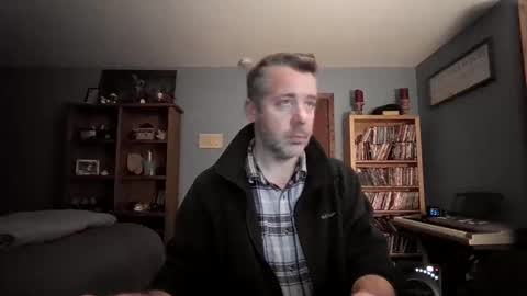 Snapshot of chrisw8121 chatting on February 22, 2:34 am chrisw8121 online show from February 22, 2:34 am