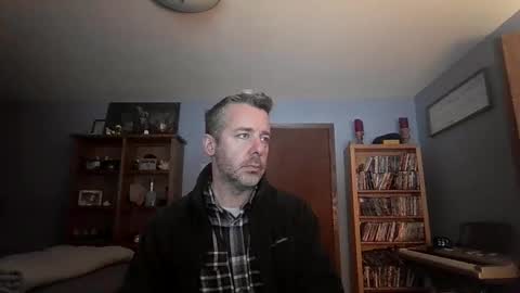 Snapshot of chrisw8121 chatting on February 22, 11:36 pm chrisw8121 online show from February 22, 11:36 pm